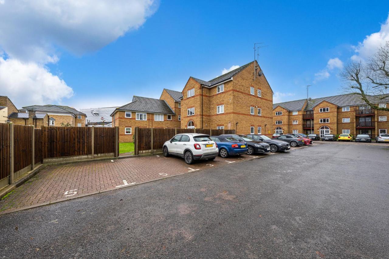 Luxury 2 Bed Apartment Stansted Airport Bishops Stortford 비숍스토포드 외부 사진